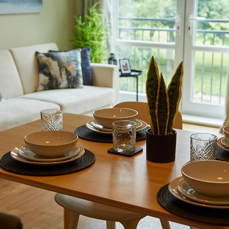 Stylish 2-Bedroom Apartment With Free Parking 哈利法克斯 外观 照片