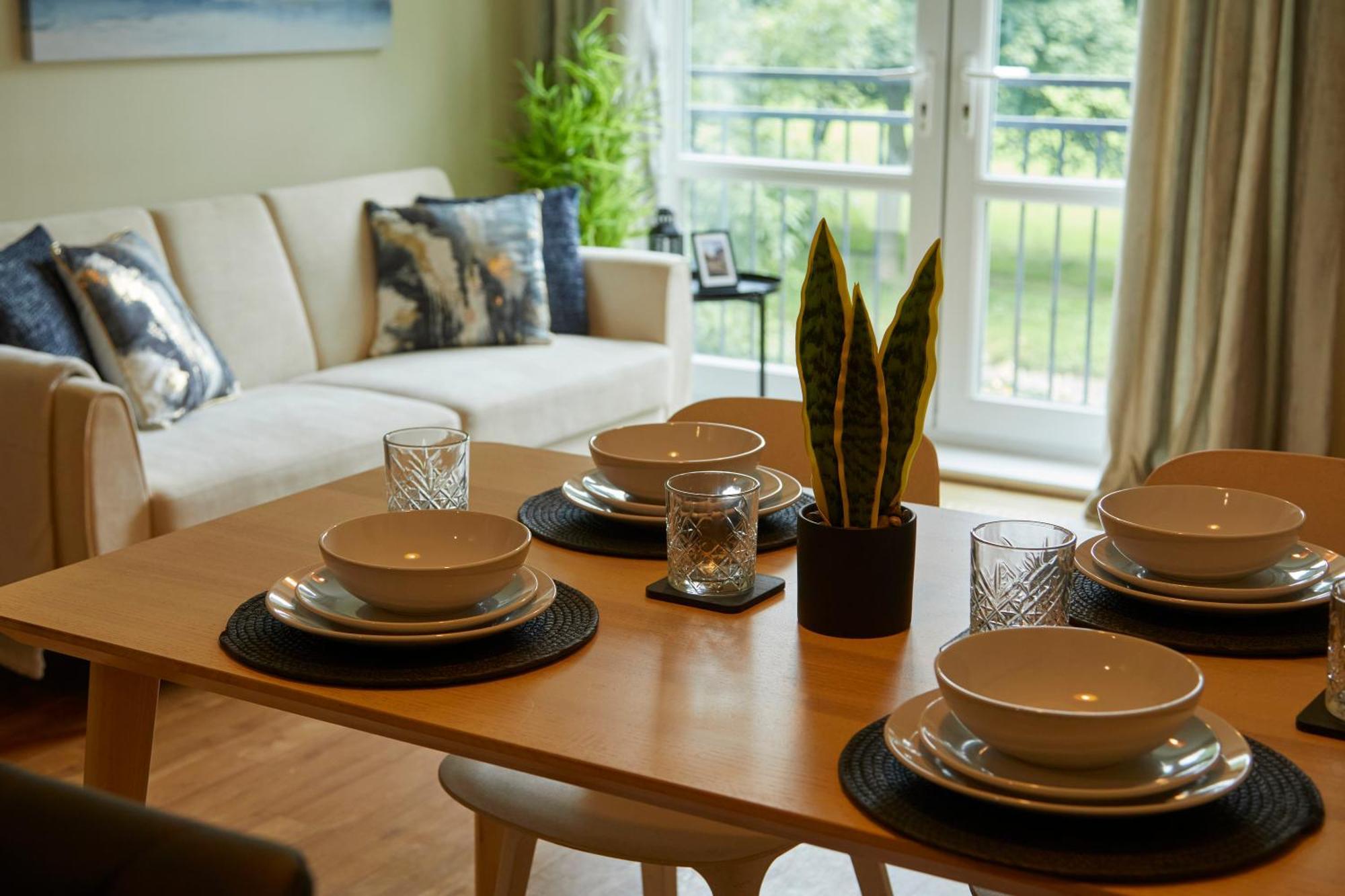 Stylish 2-Bedroom Apartment With Free Parking 哈利法克斯 外观 照片